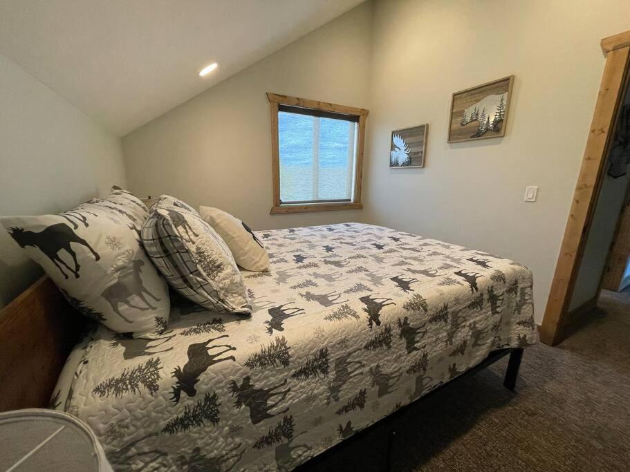 3501 Joseph Dr 30 Miles From Yellowstone Entrance! Island Park Eksteriør bilde