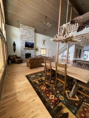 3501 Joseph Dr 30 Miles From Yellowstone Entrance! Island Park Eksteriør bilde
